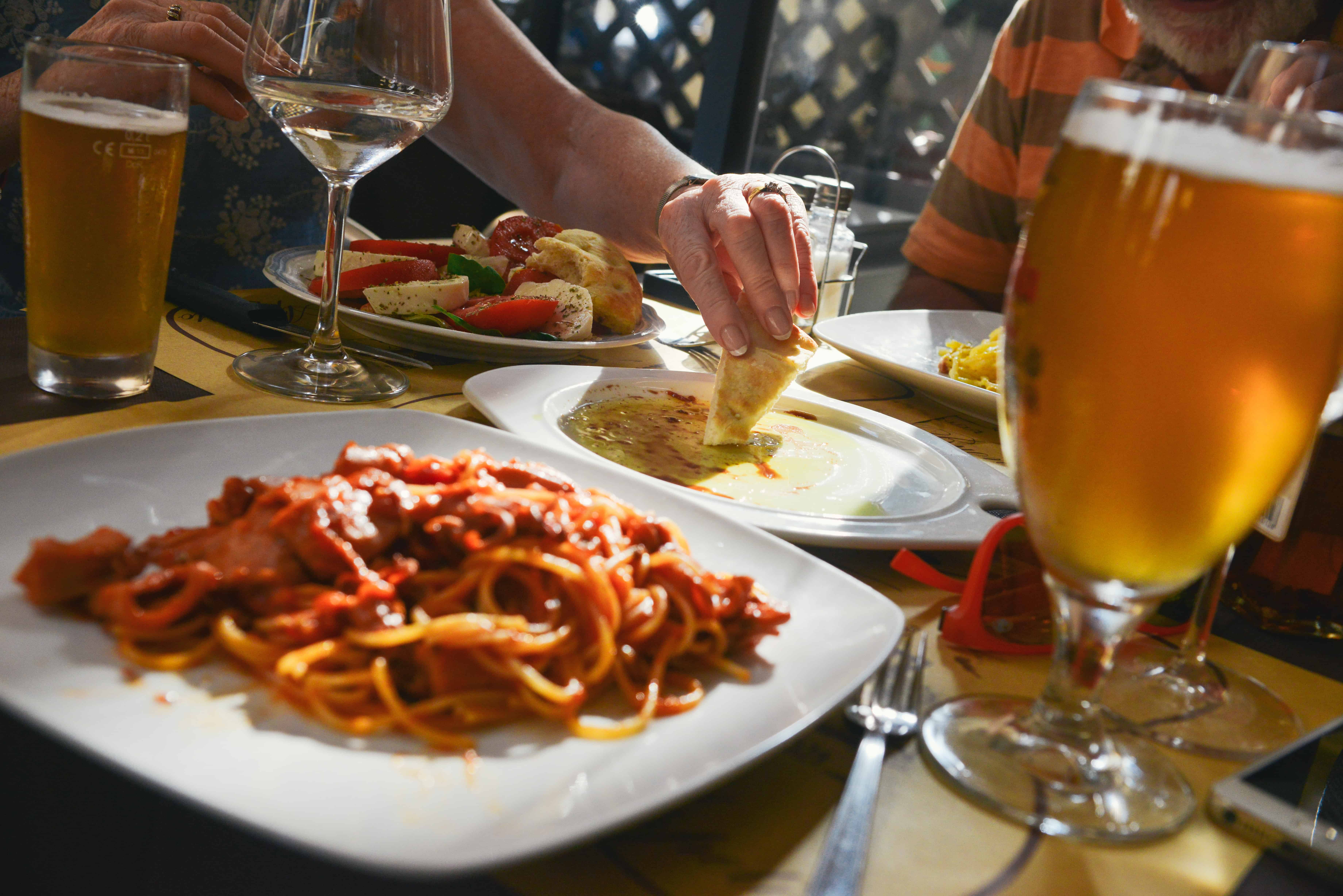 bread-food-restaurant-people